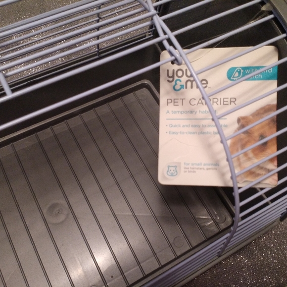 Small plastic PET CARRIER  by You & Me Temporary Habitat for Safe Travel NWT - Picture 5 of 6
